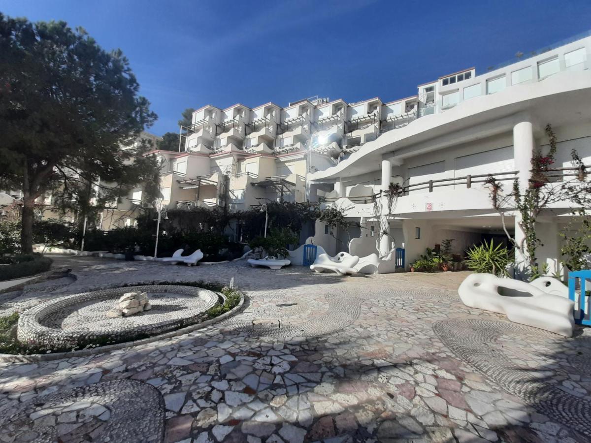 Kela Apartments Sarandë Exteriör bild