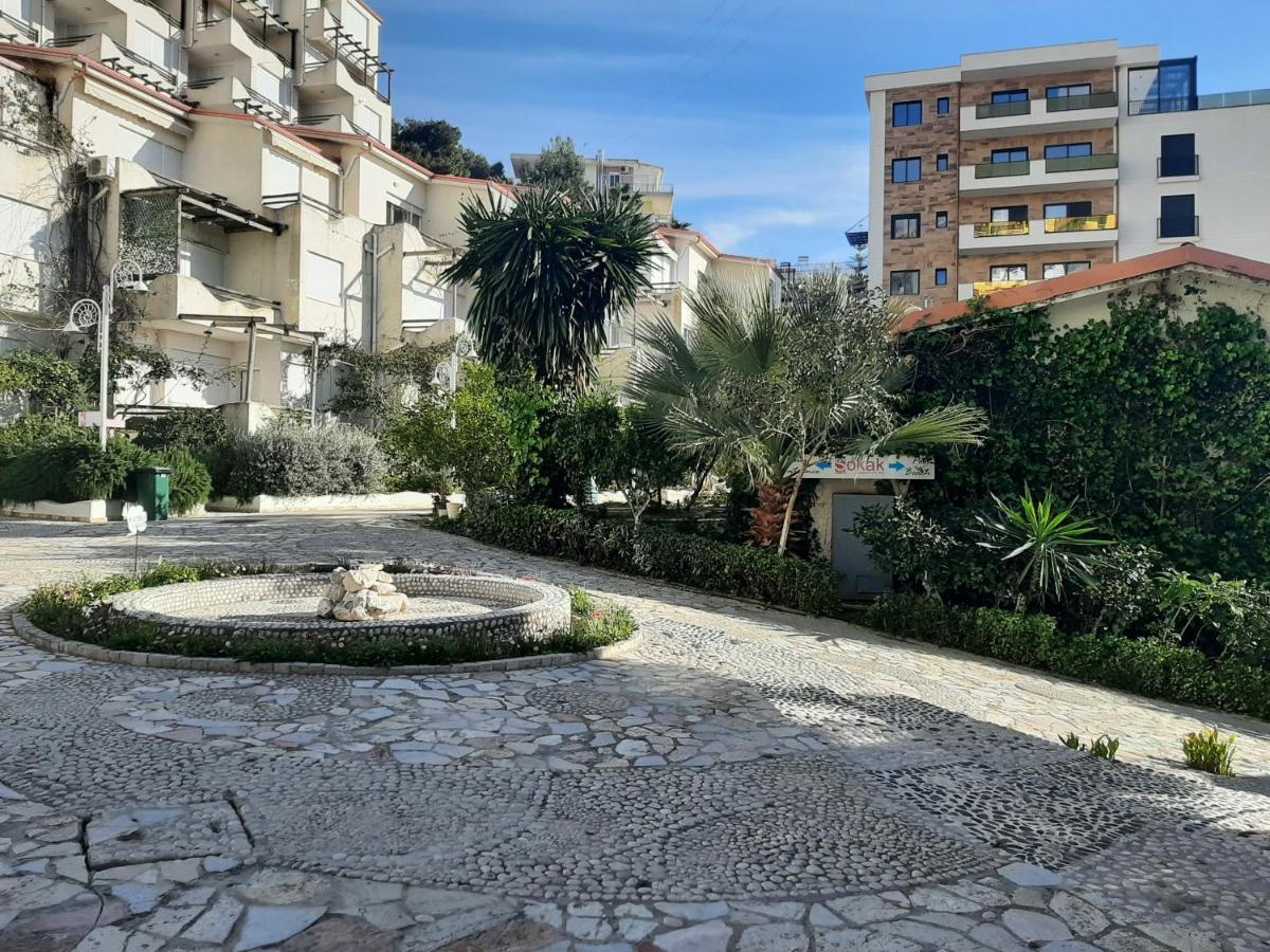 Kela Apartments Sarandë Exteriör bild