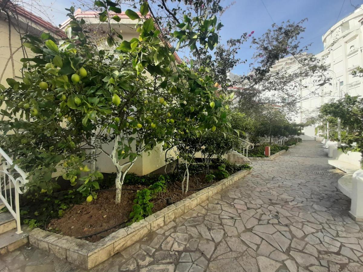 Kela Apartments Sarandë Exteriör bild