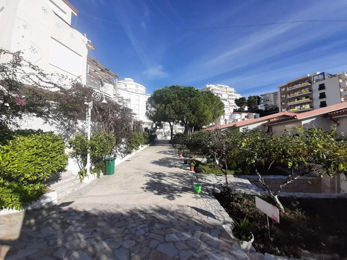 Kela Apartments Sarandë Exteriör bild